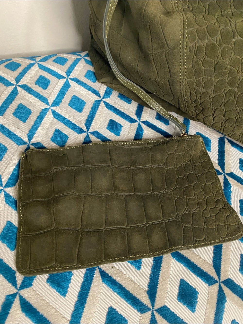 NWT! Haute Hippie Genuine Suede Olive Green Slouchy Hobo w/ Detachable Small Bag - Picture 6 of 9